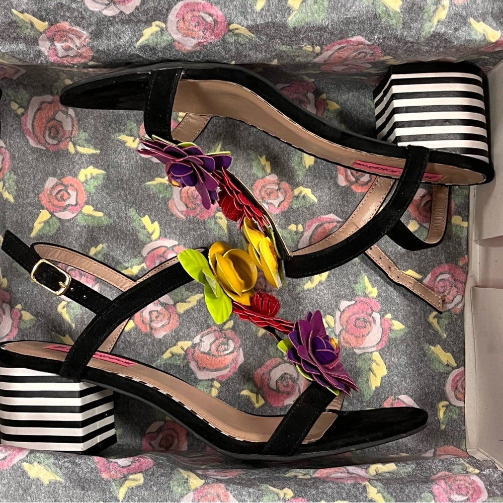 Betsey Johnson Black Sandals with Colorful Floral Accents - Picture 10 of 12